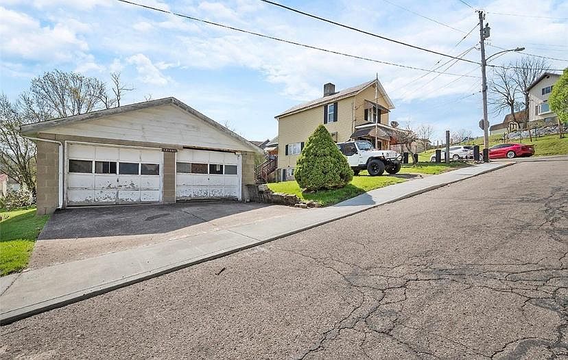 2nd image of 514 Ash St
