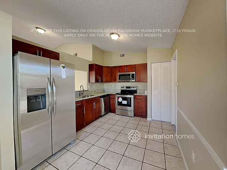 13641 Newport Mnr — Photo 6