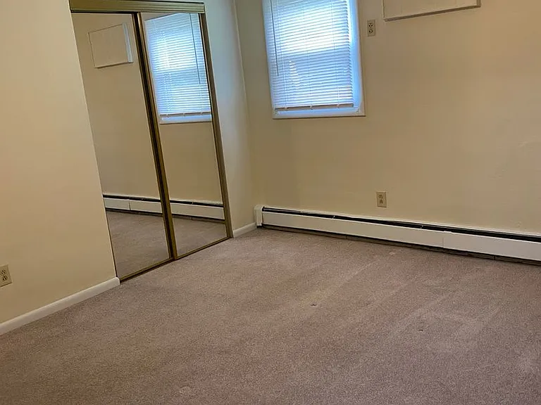 Washington Blvd Apartments — Photo 10