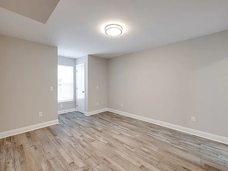 Park Ridge Apartments — Photo 12