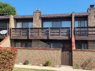 705 Kenneth Cir, Elgin, IL 60120