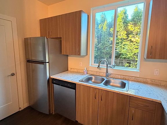 2nd image of 130 NE 109th Ave