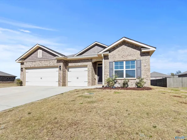 331 Jackson Point Cir, Huntsville, AL 35811