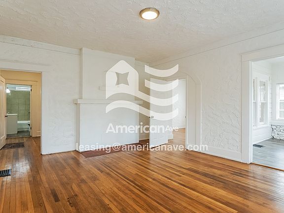 1447487_005_wm_-_living_room_13603083.jpg