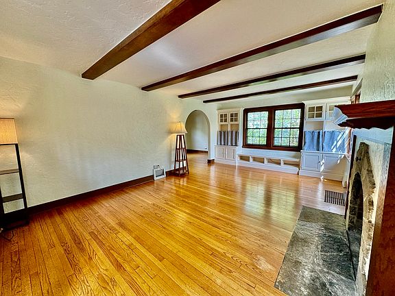 5th image of 1302 Saint Johns Ave