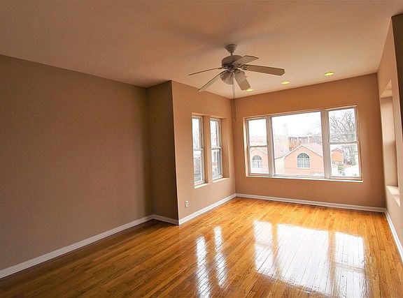 4th image of 7147 S Woodlawn Ave APT 3