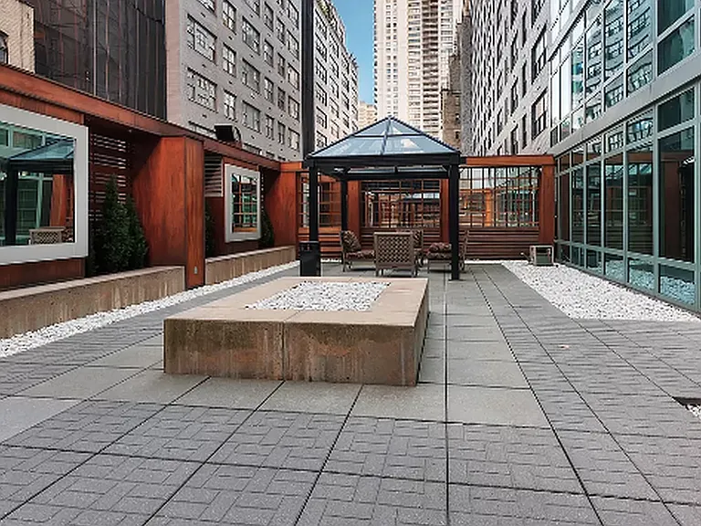 207 E 57th St #28B — Photo 14