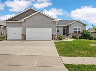 341 W Williams Dr, Marion, IA 52302
