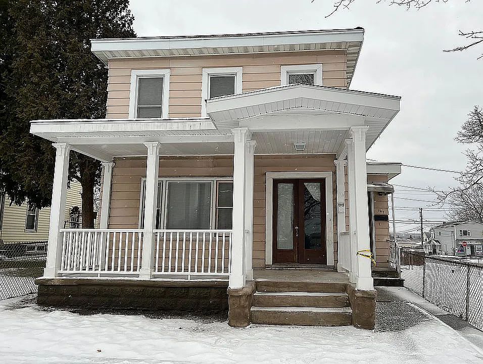 1st image of 147 Washington Sq #1