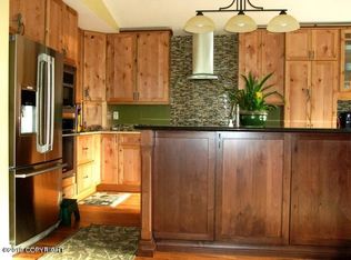 1942 Commodore Dr, Anchorage, AK 99507