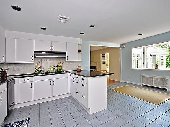Eat in Kitchen