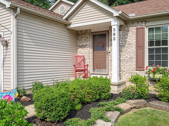 5th image of 562 Thistle Dr