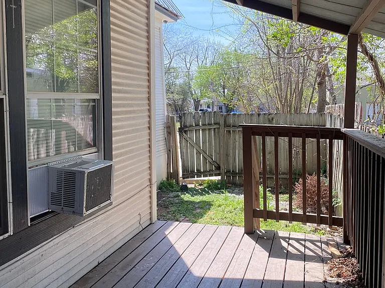 240 Princeton Ave #B — Photo 12