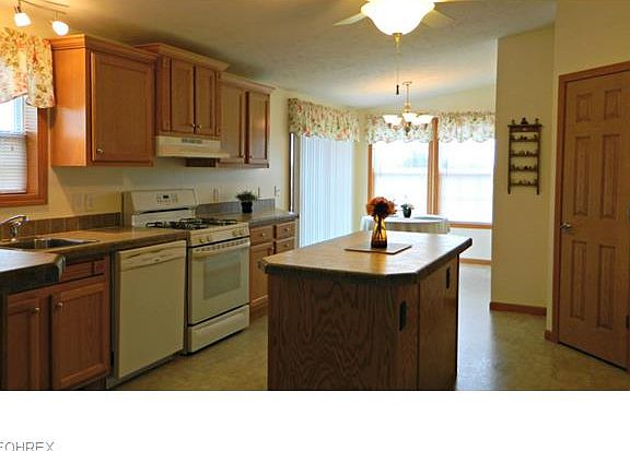 4th image of 711 Stonemill Dr