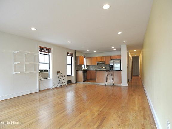 2nd image of 3117 Broadway APT 52