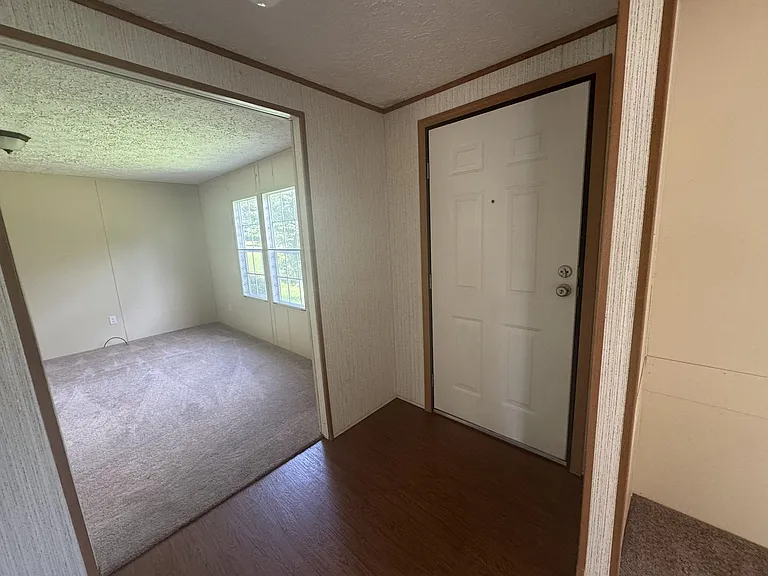 1451 Columbus Rd — Photo 12