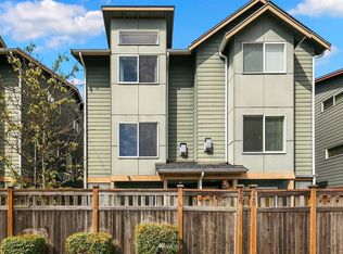 926 N 96th St, Seattle, WA 98103