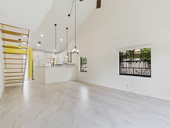 3rd image of 2656 Riverside Drive #2656