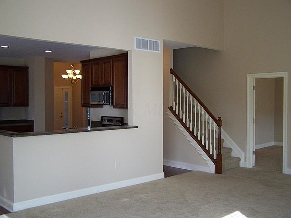 3rd image of 5239 Avery Oak Dr
