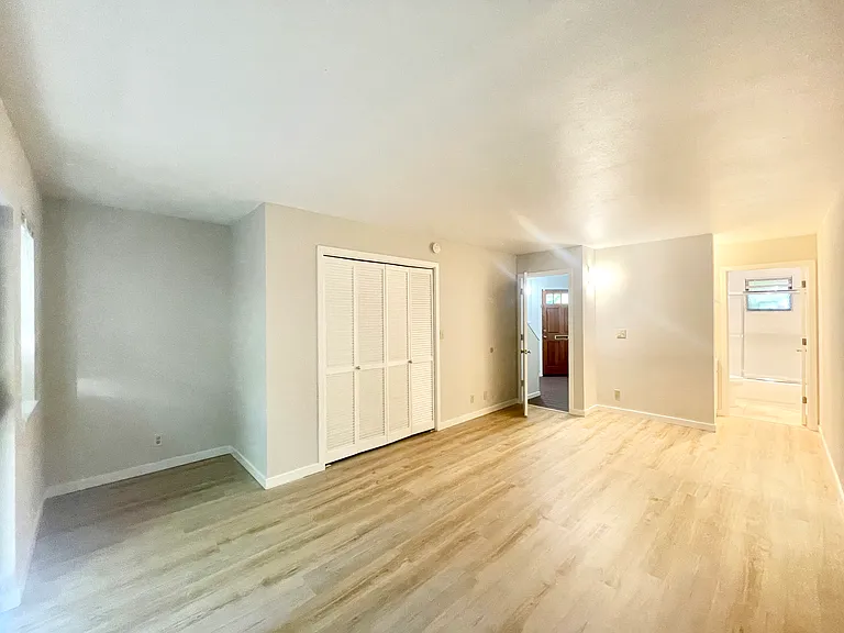2306 Oregon St #2 — Photo 11