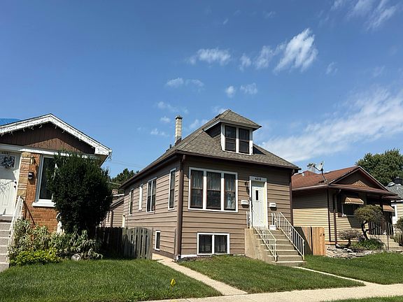 3rd image of 4218 Maple Ave