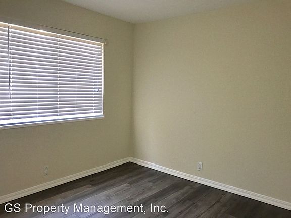 5th image of 5365 Larch Grove Pl