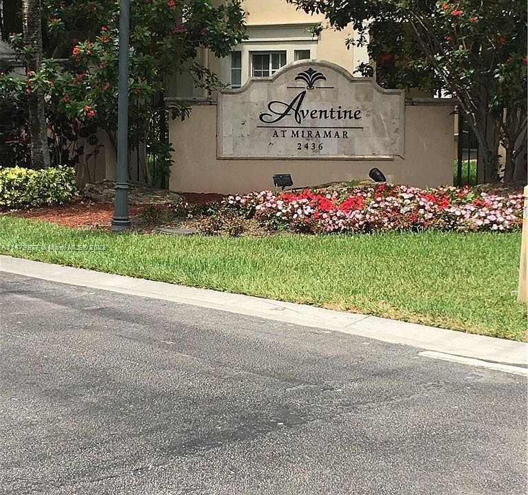 1st image of 2494 Centergate Dr APT 106