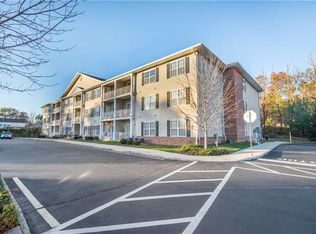 71 Liddle Ave, Edison, NJ 08837