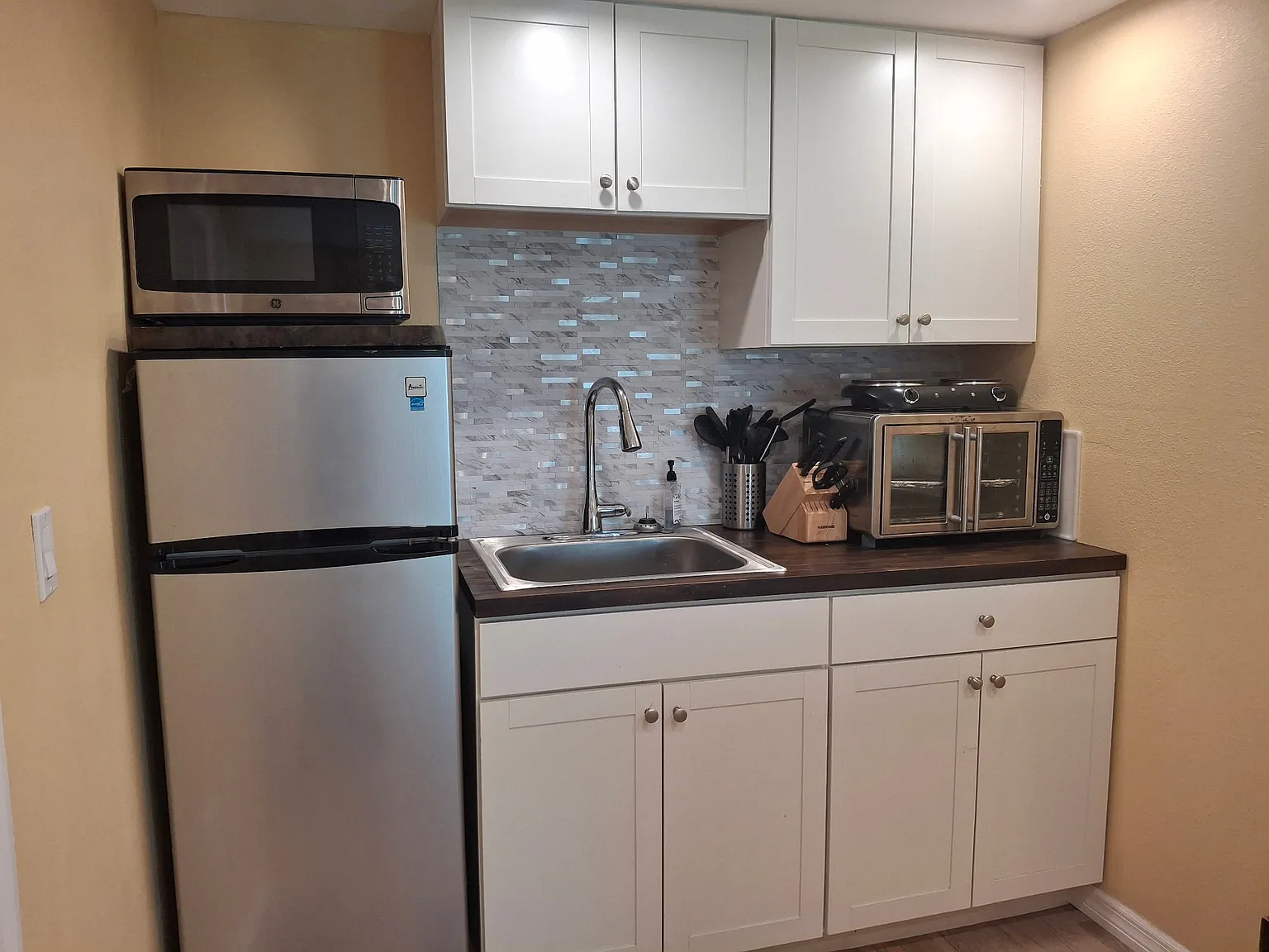Studio, 420 sqft, $1,450 — Photo 3