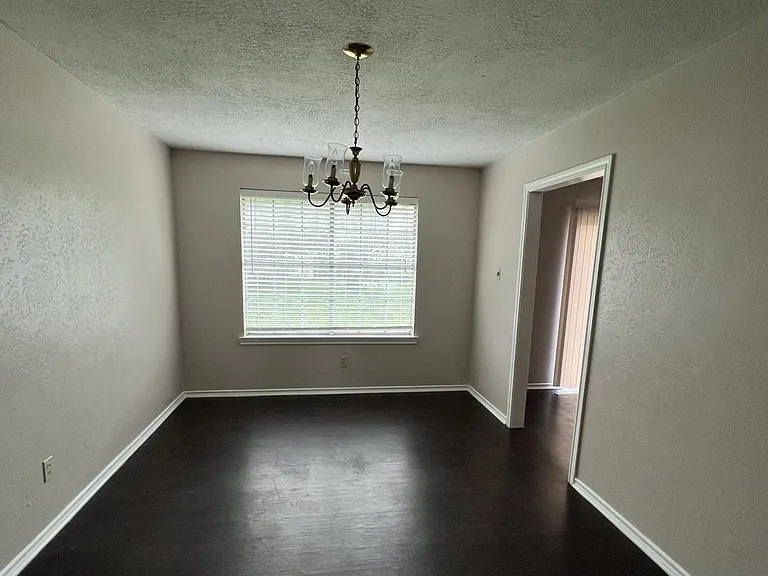 444 Lindenwood Ln W — Photo 5