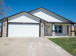 1614 SW 72nd Pl, Topeka, KS 66619