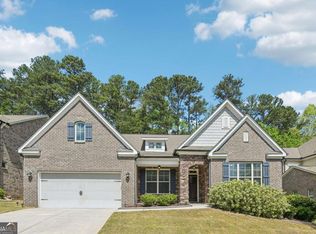 330 La Perla Dr, Sugar Hill, GA 30518