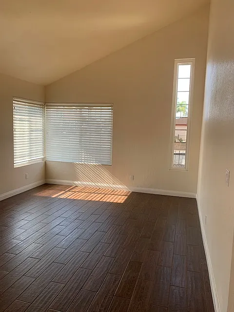 4 bed, 1649 sqft, $4,650 — Photo 2