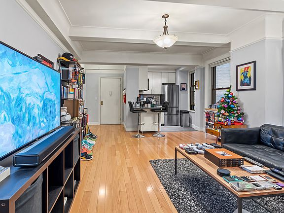 4th image of 467 Central Park W APT 2G