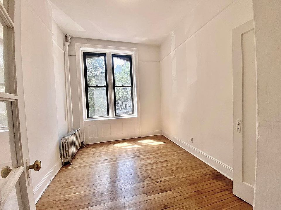 1st image of 19 Stuyvesant St APT 1A