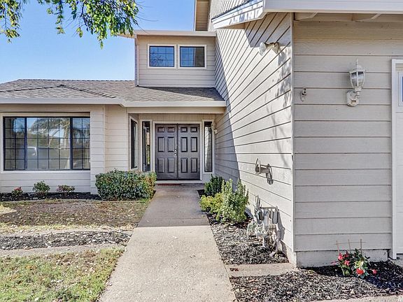 3rd image of 1041 Sunfish Dr