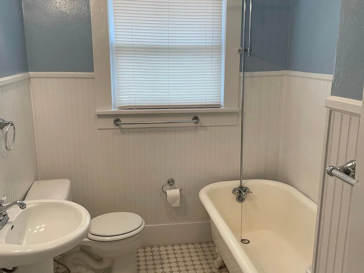 2 bed, 1.5 bath, 1232 sqft, $1,850 — Photo 2