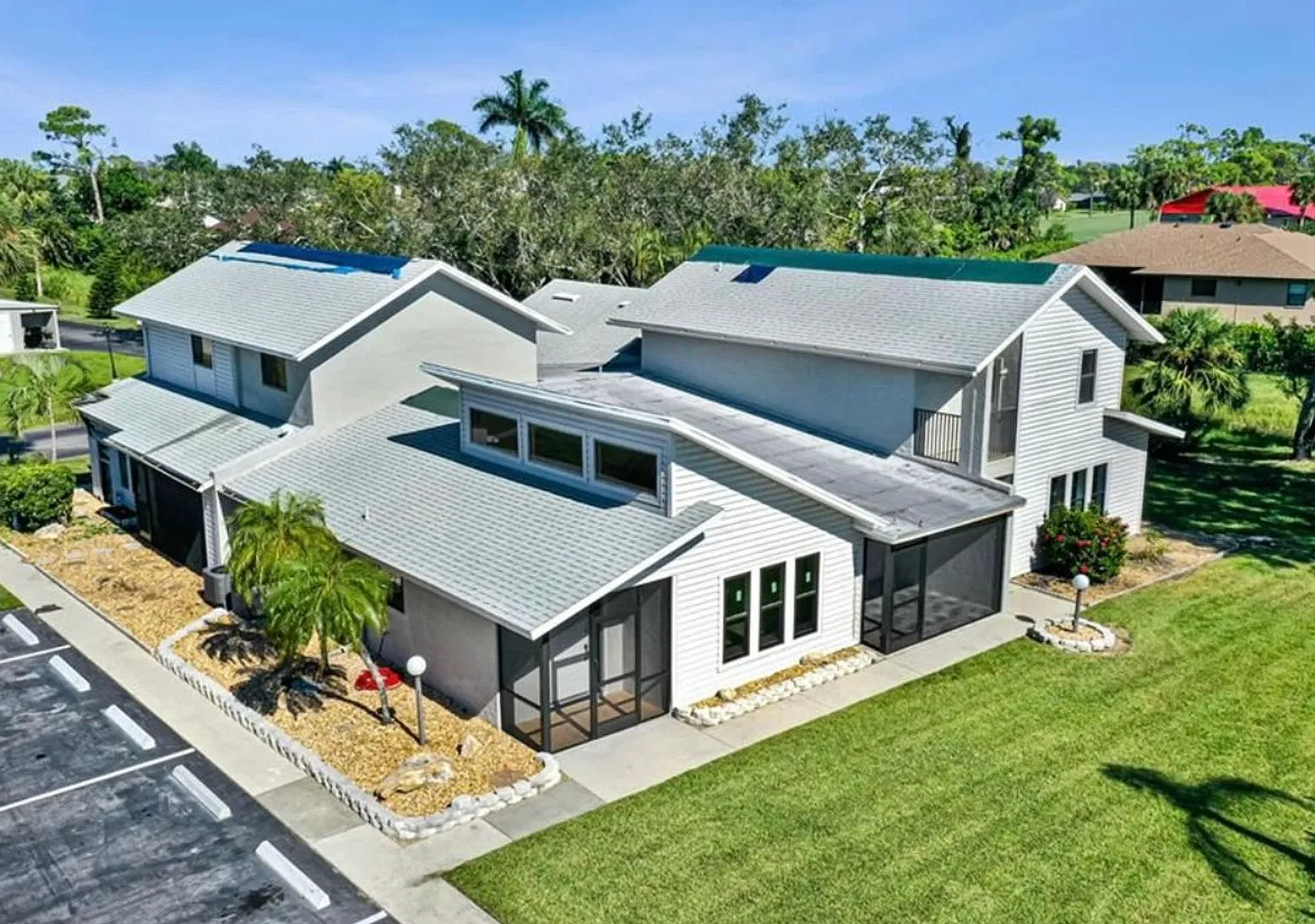 17020 Golfside Cir — Photo 1