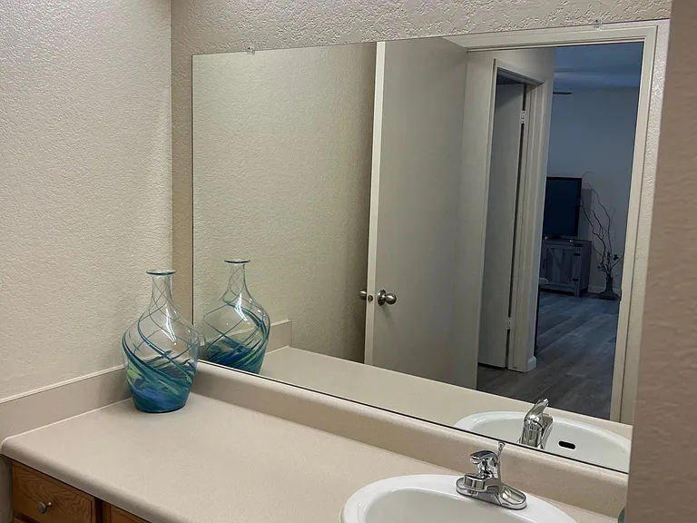 Windemere Apartments — Photo 9