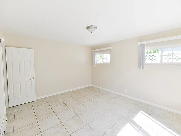 219 W Avenida Palizada #B — Photo 8