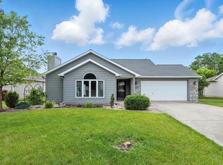 2203 Glen Hollow Dr, Auburn, IN 46706