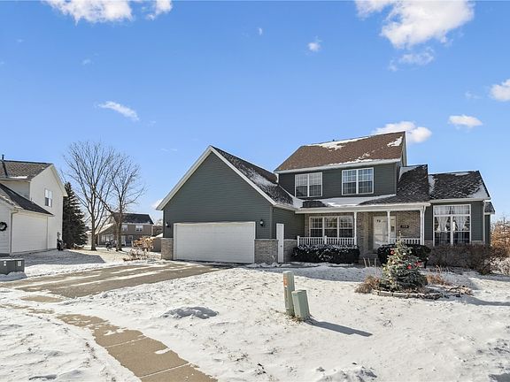 2nd image of 1319 Ashford Ct NE