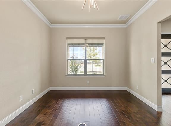 5th image of 1745 Crested Ridge Rd