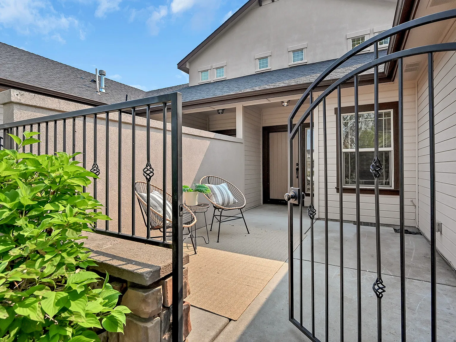 3 bed, 1650 sqft, $2,210 — Photo 2