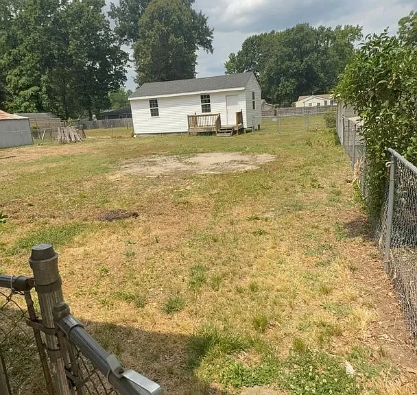 1840 Powell Rd — Photo 6