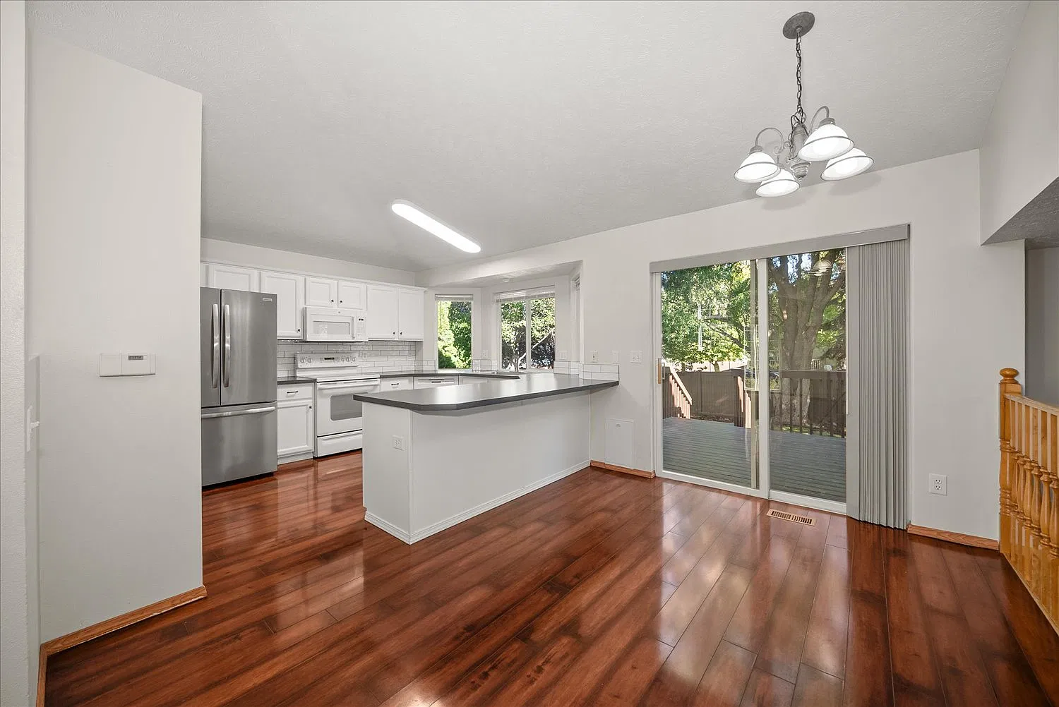4 bed, 2452 sqft, $3,000 — Photo 4
