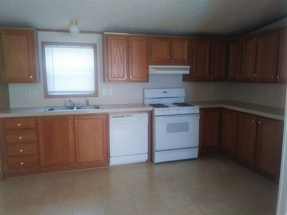 1st image of 22 Oak Blvd