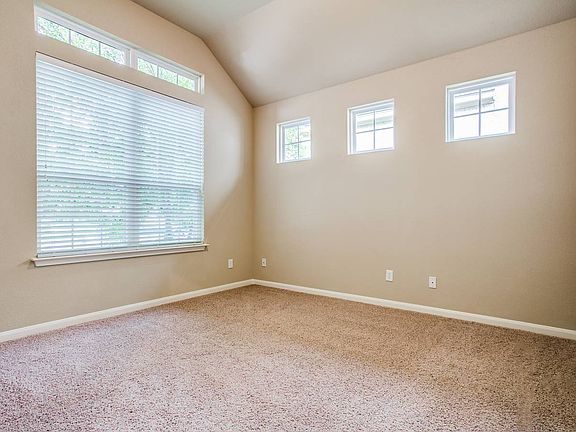 5th image of 25431 Bunker Dr