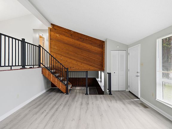 3rd image of 7222 Newling Ln
