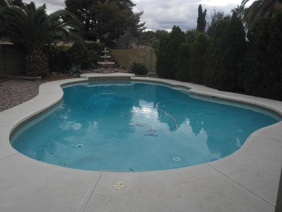 1st image of 425 E Fremont Dr
